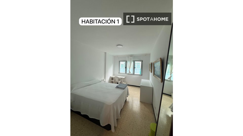 Habitación en piso compartido en alquiler en Alcaravaneras, Las Palmas.