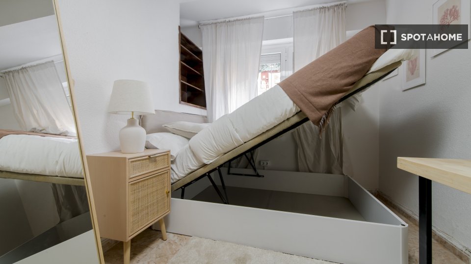 Double room Madrid, 4 beds — photo 11