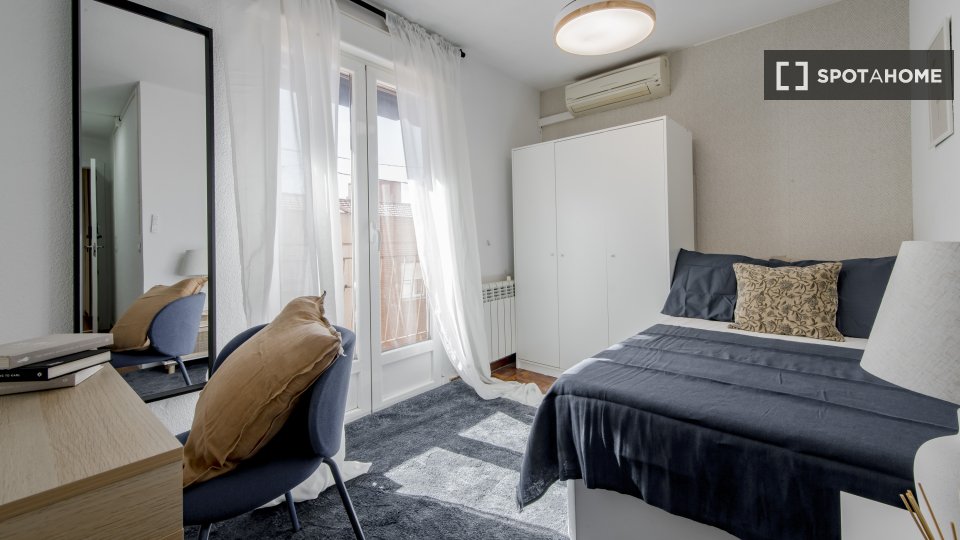 Double room Madrid, 6 beds — photo 12