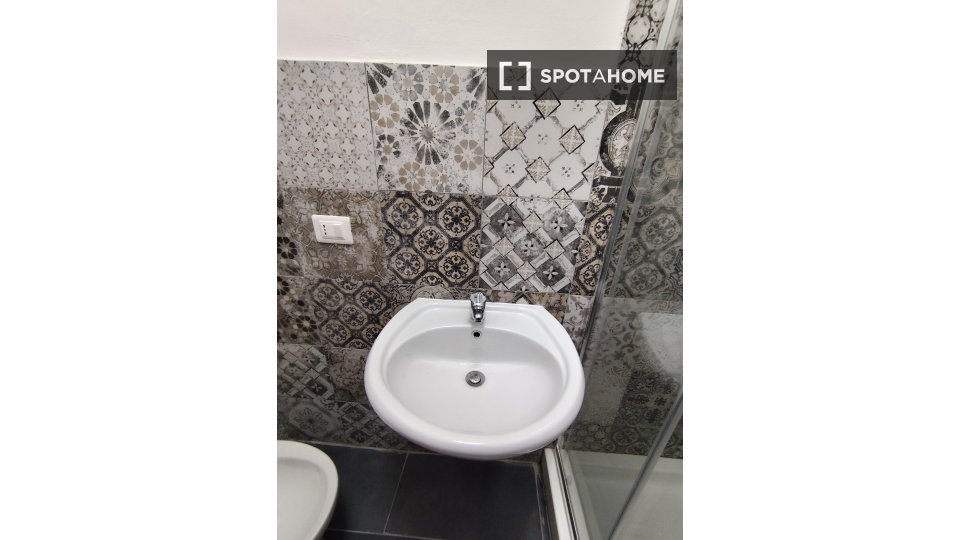 Double room Bologna, 8 beds, 150m² — photo 6