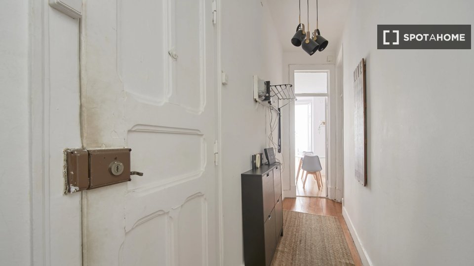 Double room Lisbon, 4 beds — photo 19