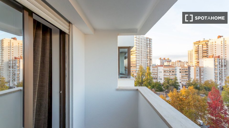 Double room Lisbon, 8 beds — photo 13