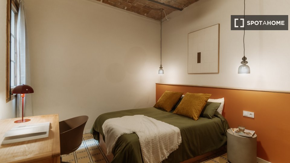 Double room Barcelona, 3 beds, 90m² — photo 9