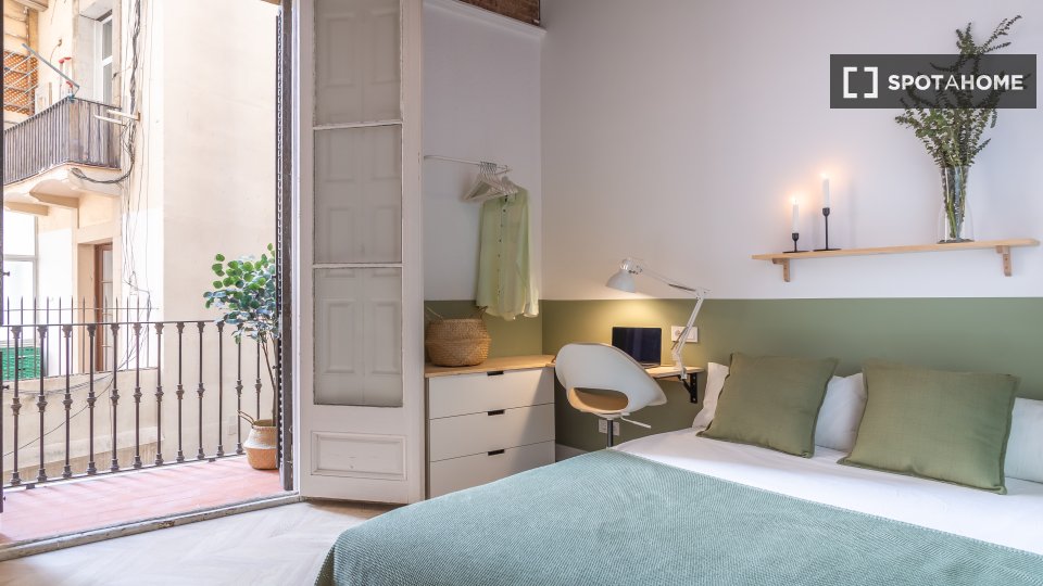 Double room Barcelona, 7 beds, 197m² — photo 10