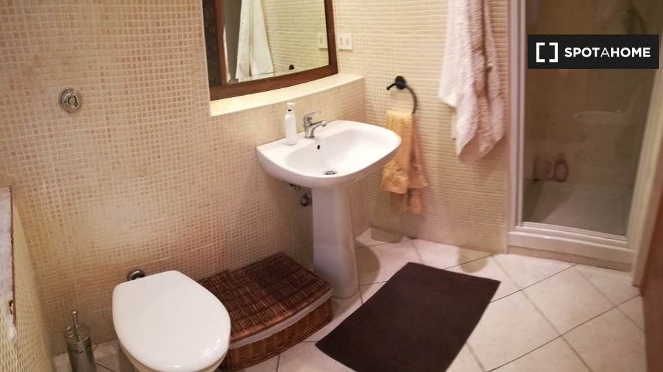 Double room Rome, 1 bed — photo 6