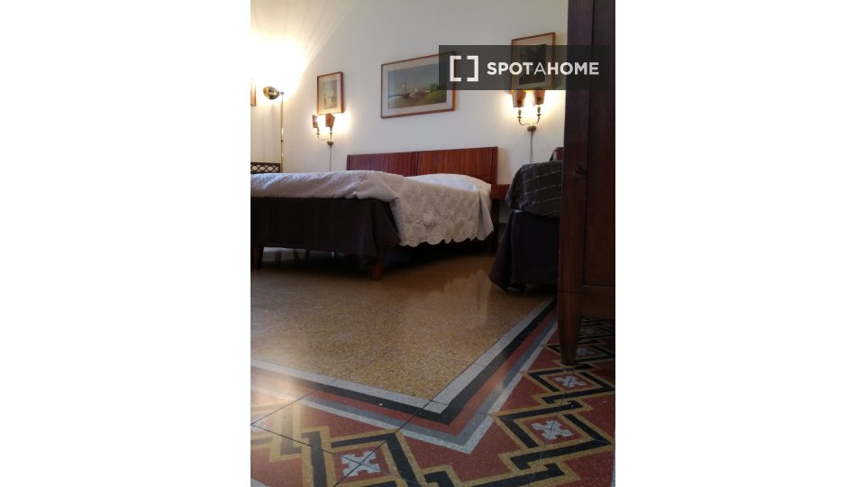 Double room Florence, 3 beds, 160m² — photo 14