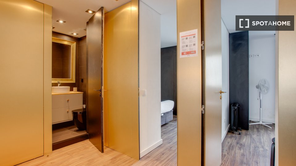 Apartment Lisbon, 2 beds — photo 16
