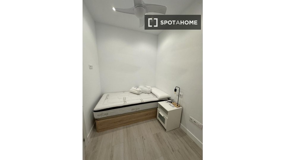 Apartment Madrid, 3 beds, 63m² — photo 9