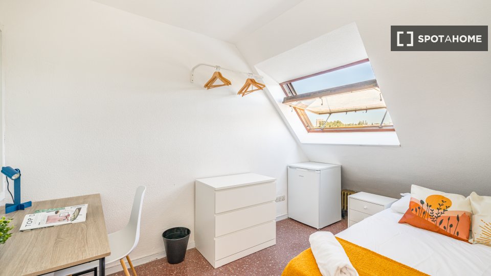 Double room Madrid, 17 beds — photo 14