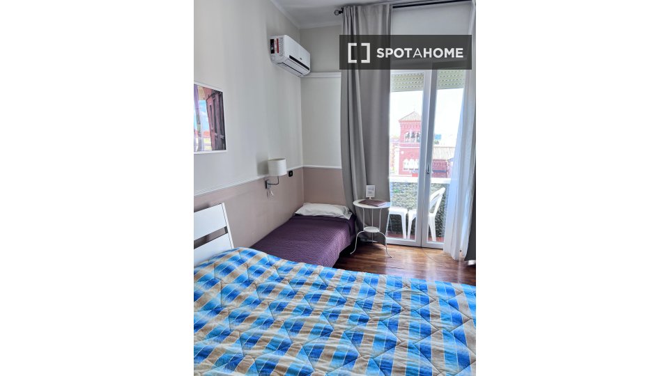 Double room Rome, 3 beds — photo 43