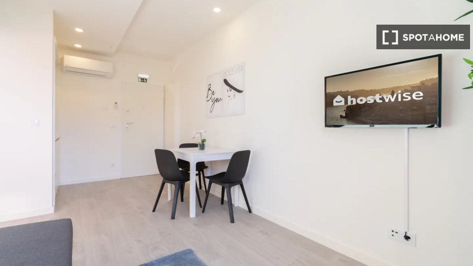 Apartment Porto, 1 bed — photo 1