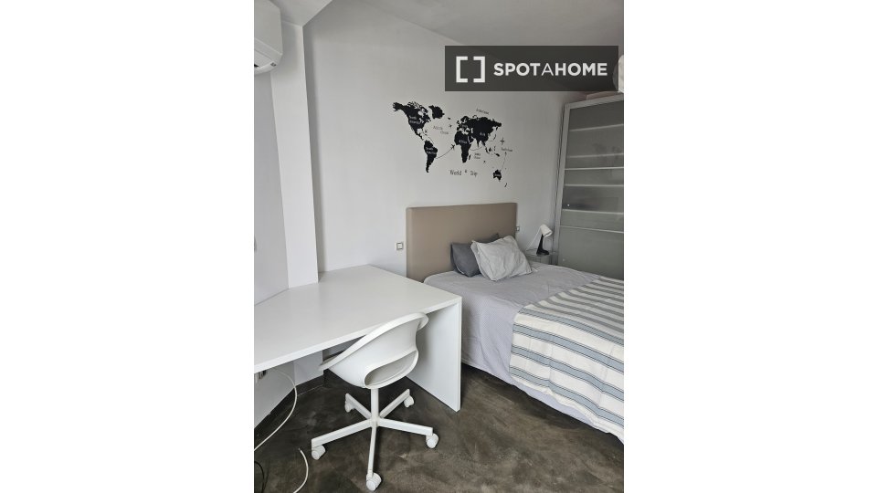 Double room Palma_De_Mallorca, 3 beds, 114m² — photo 9