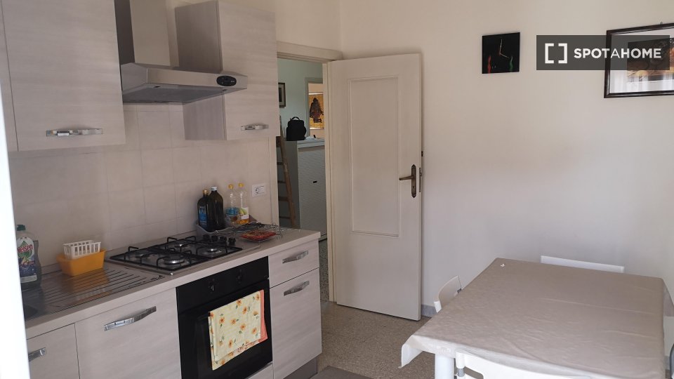 Double room Naples, 3 beds — photo 13