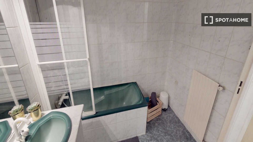 Double room Paris, 6 beds, 120m² — photo 17