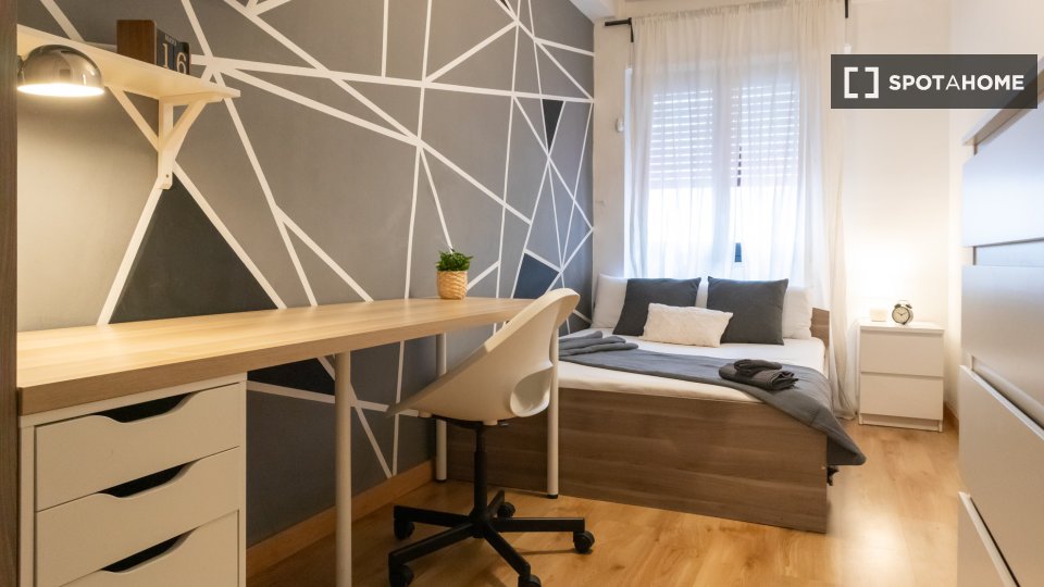 Double room Madrid, 7 beds, 160m² — photo 36