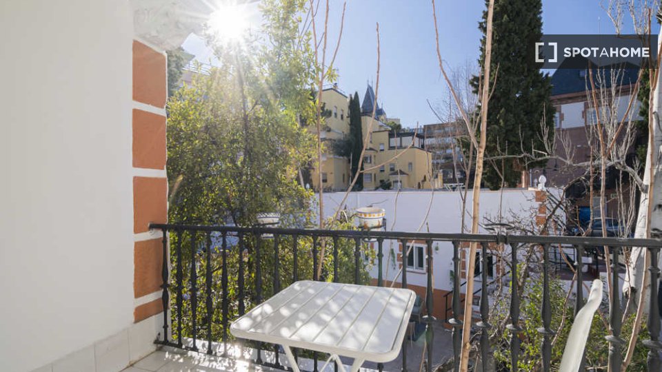 Double room Madrid, 17 beds — photo 46