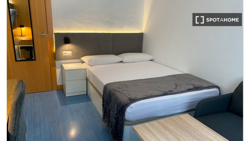 Double room Salamanca, 5 beds, 100m² — photo 2