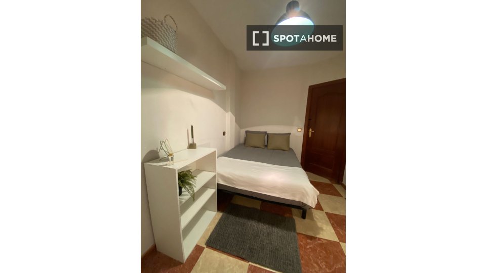 Double room Madrid, 4 beds — photo 44