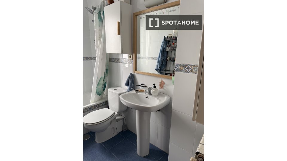 Double room Madrid, 2 beds, 75m² — photo 6