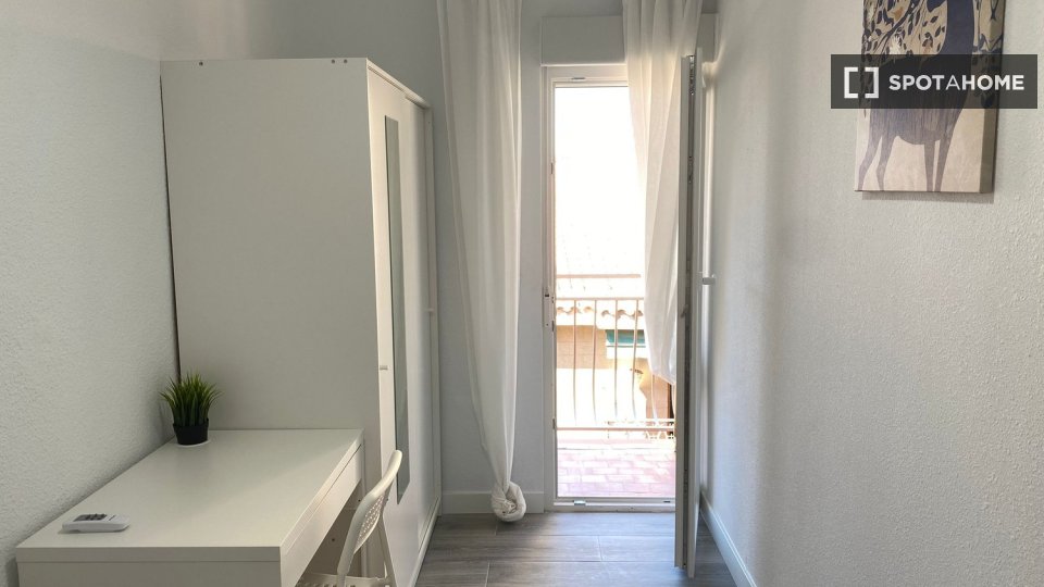 Double room Madrid, 7 beds — photo 14