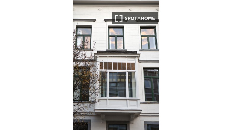 Double room Brussels, 13 beds, 140m² — photo 18
