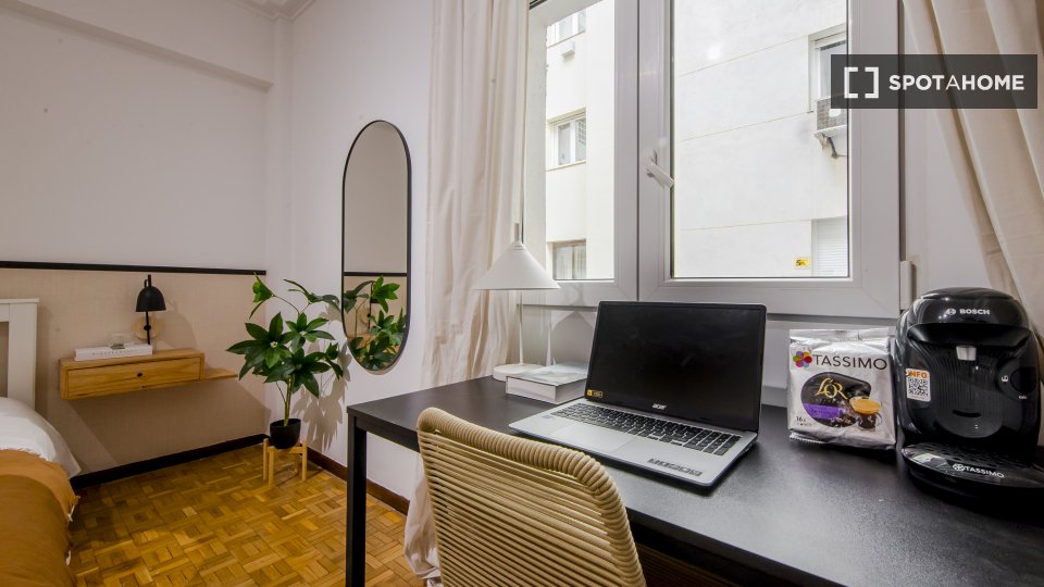 Double room Madrid, 8 beds — photo 15