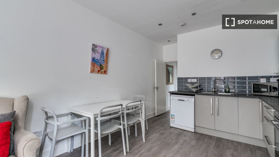 Apartment London, 2 beds — photo 6