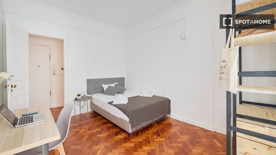 Double room Lisbon, 7 beds — photo 2
