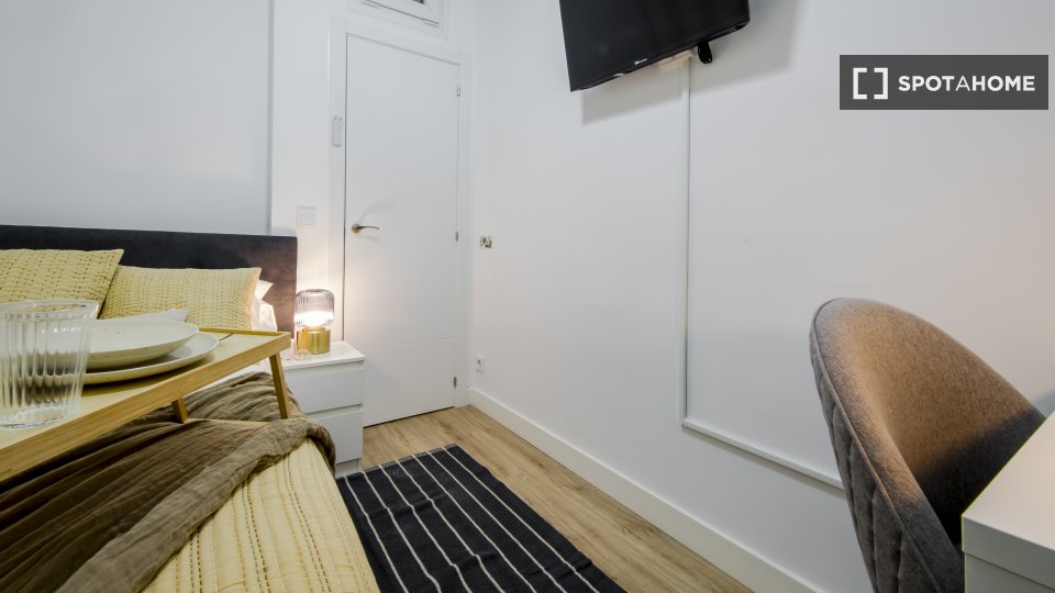 Chambre double Madrid, 8 chambres — photo 11