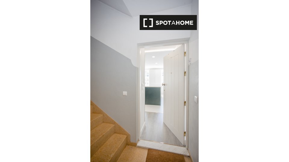 Apartment Porto, 3 beds, 150m² — photo 16