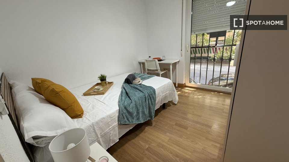 Double room Madrid, 6 beds — photo 5
