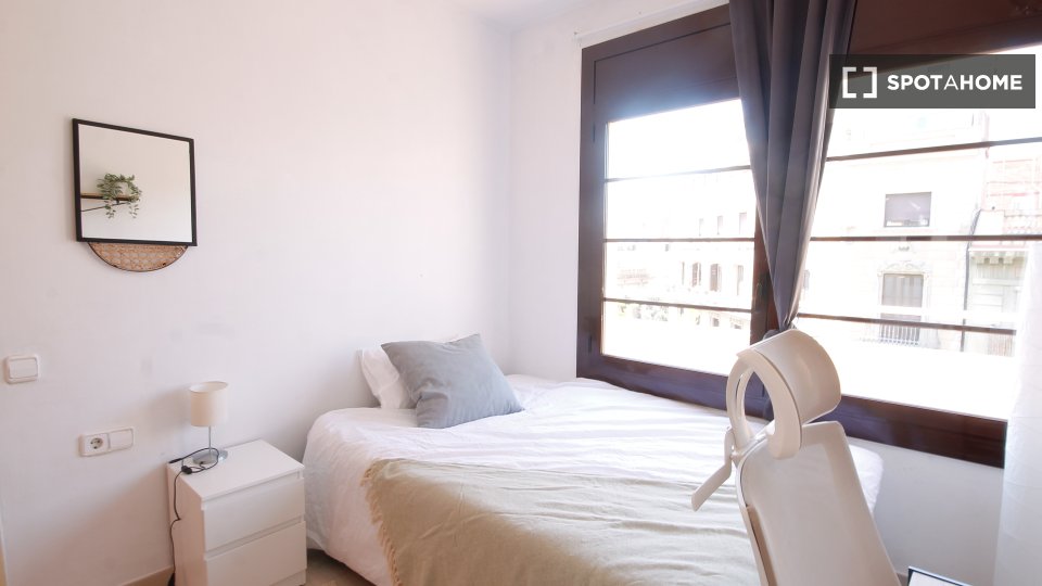 Double room Barcelona, 5 beds — photo 3