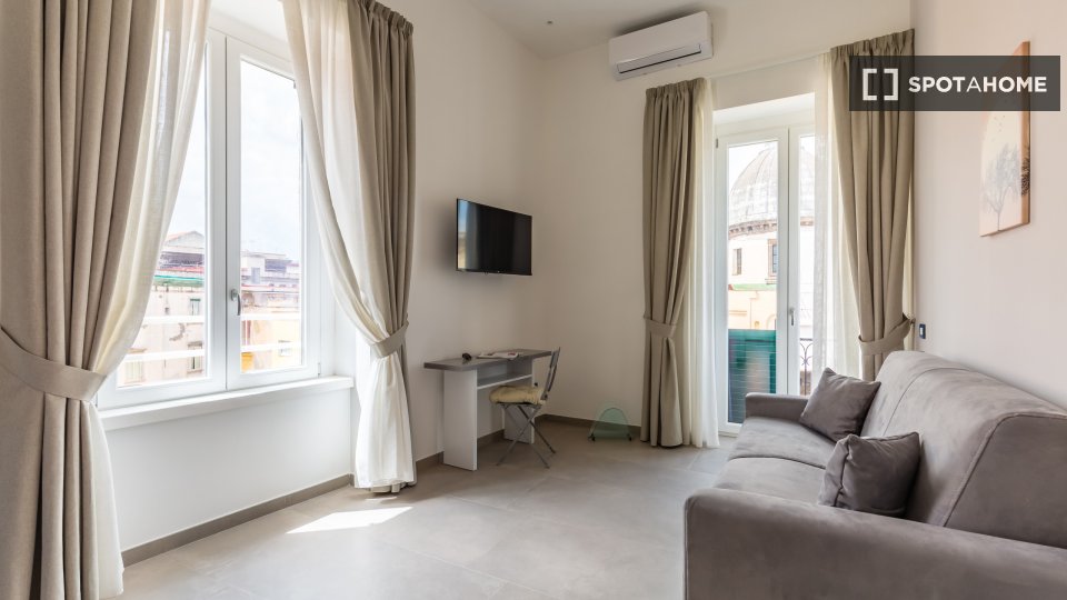 Apartment Naples, 1 bed — photo 11