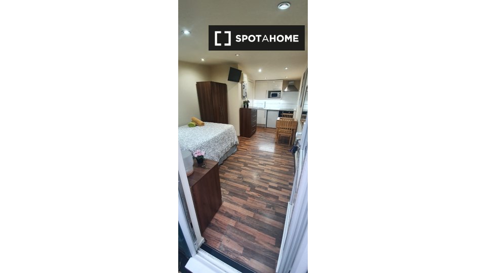 Studio for rent in Kilburn, London (ref 933658) Spotahome