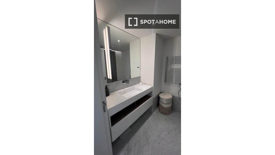Apartment Lisbon, 2 beds, 104m² — photo 4
