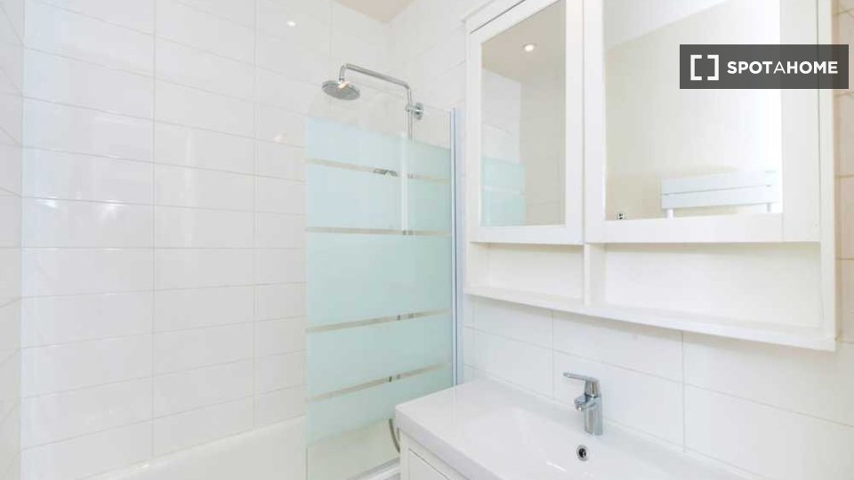Double room Paris, 4 beds, 70m² — photo 5