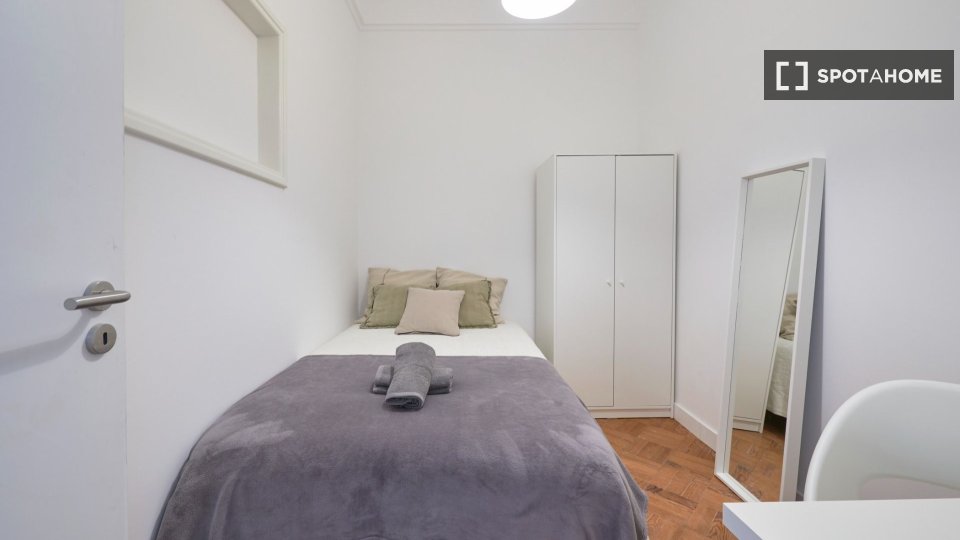 Double room Lisbon, 11 beds — photo 5