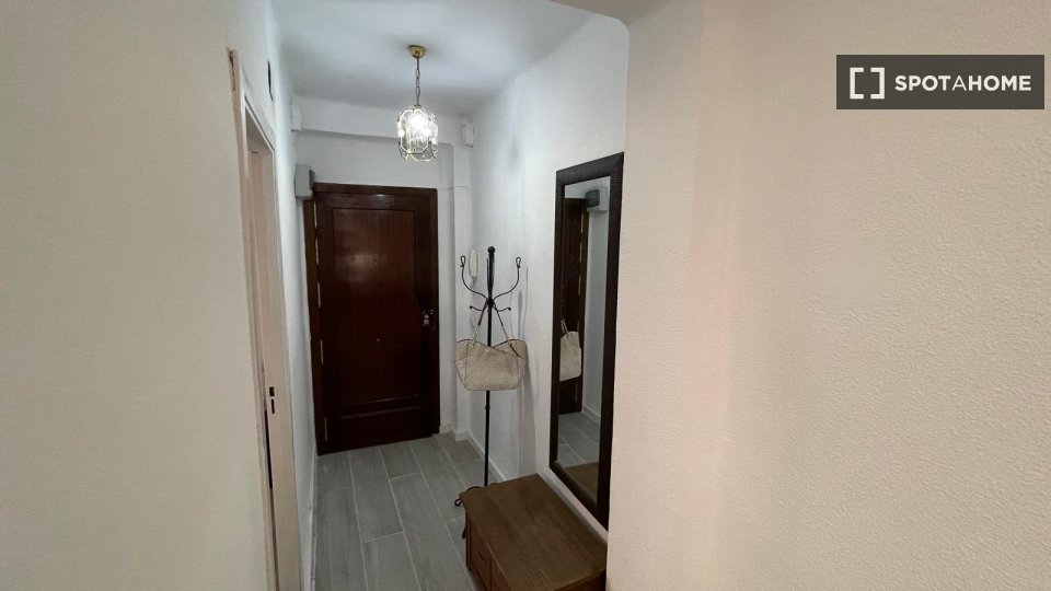 Apartment Malaga, 4 beds, 70m² — photo 6