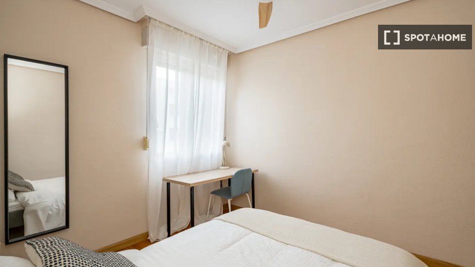 Double room Madrid, 10 beds — photo 5