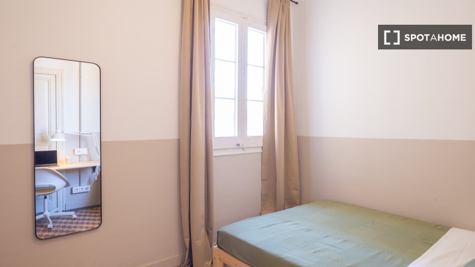 Double room Barcelona, 4 beds, 90m² — photo 7