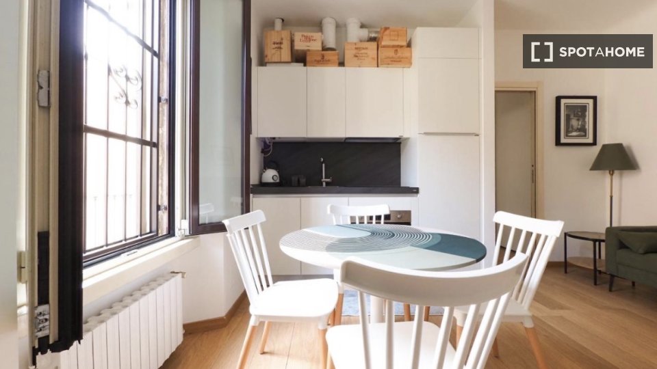 Apartment Milan, 1 bed, 38m² — photo 2