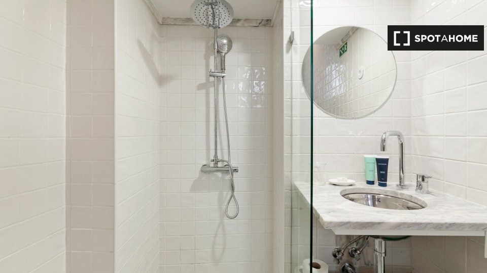 Apartment Lisbon, 1 bed — photo 6