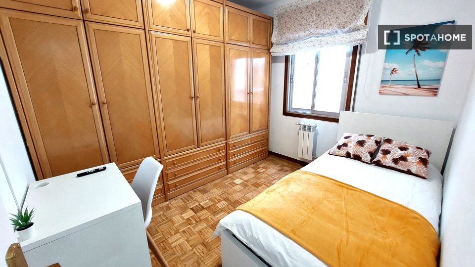 Double room Madrid, 4 beds, 100m² — photo 3