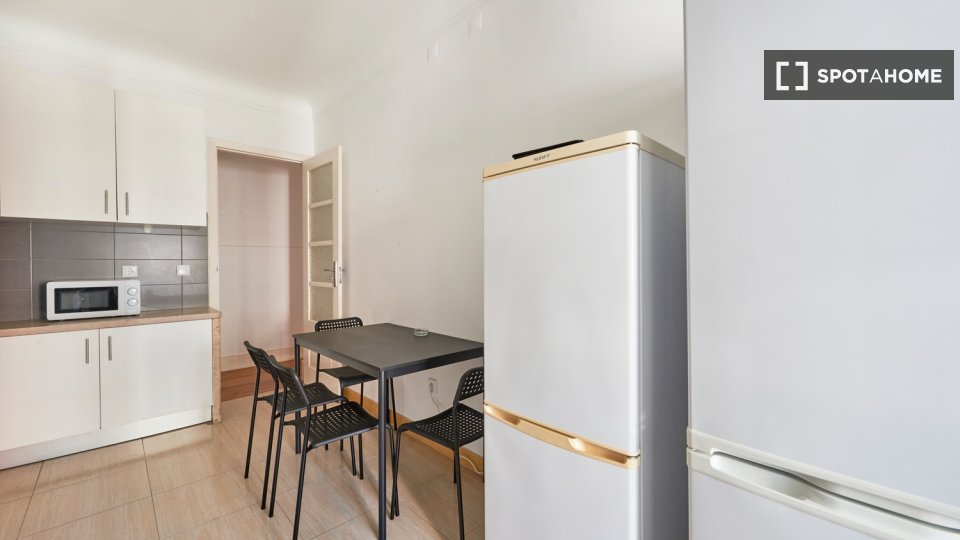 Double room Lisbon, 5 beds — photo 2