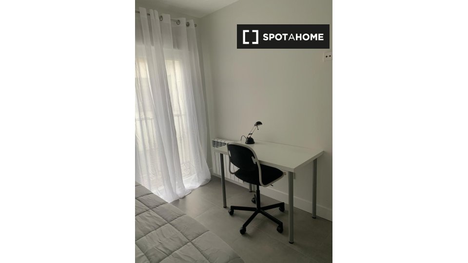 Double room Madrid, 5 beds — photo 7