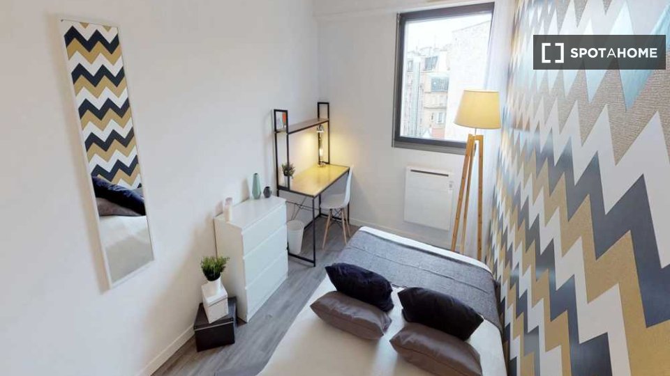Double room Paris, 5 beds, 120m² — photo 1