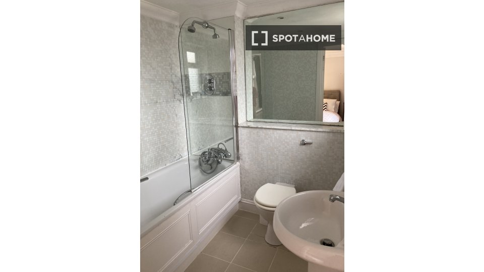 Double room London, 3 beds, 1000m² — photo 4