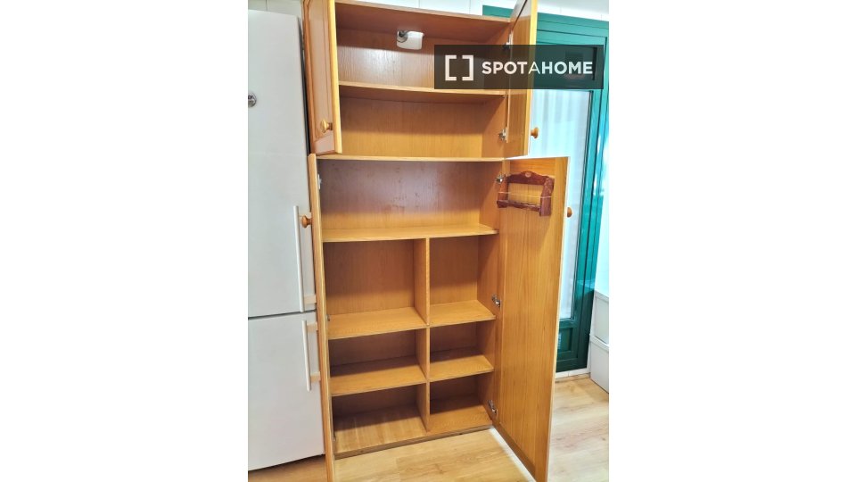 Double room Valencia, 3 beds — photo 13