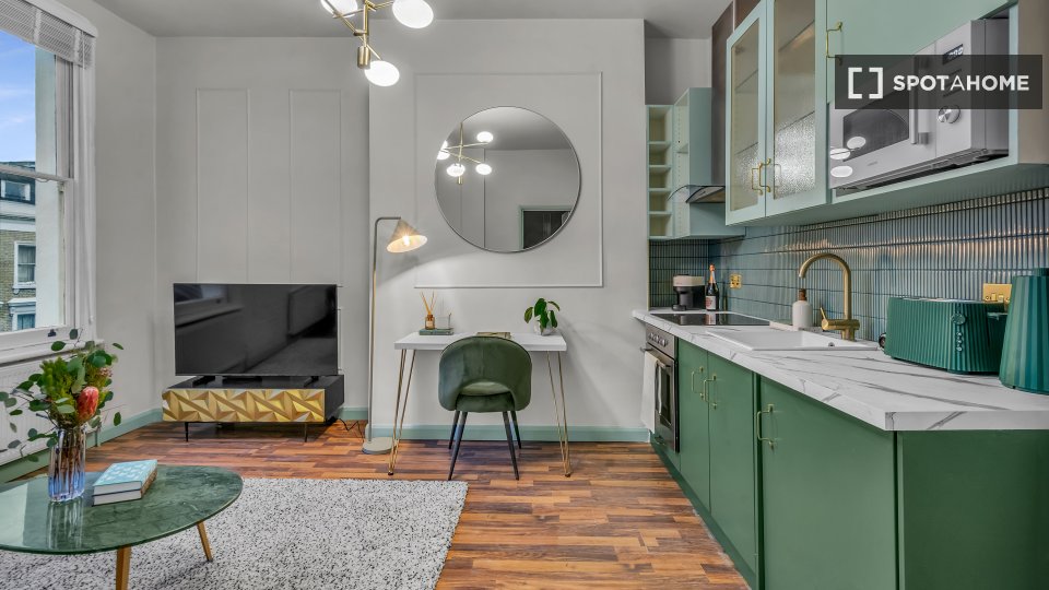 Apartment London, 1 bed, 35m² — photo 1