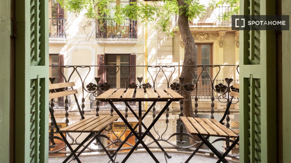 Double room Barcelona, 4 beds, 90m² — photo 11